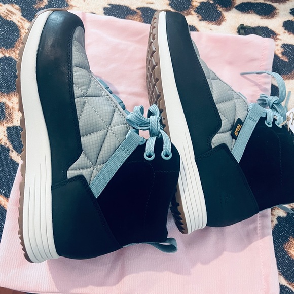 Teva  Women's Remember  Commute Lace Up shoes/boots, high top sneakers. NWOB - Picture 12 of 14